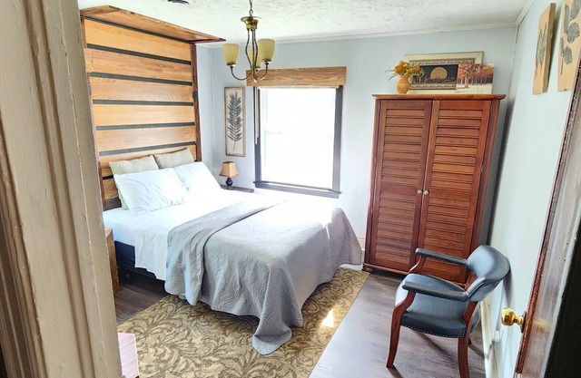 New Upgrades CedarCharm 6 miles from I95. Ft BRAGG/Downtown