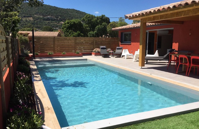 Nueva villa, 4/6 personas, piscina privada a 300 metros de la playa de Pinarello, PRM