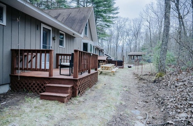 NEW! Woodland Retreat - Hot tub/Game Room/Firepit