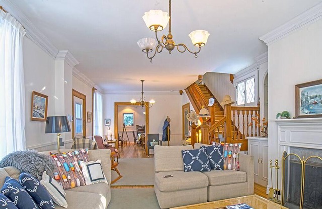 Recién disponible! Idílica casa frente al mar en el corazón de Georgeville, Quebec,