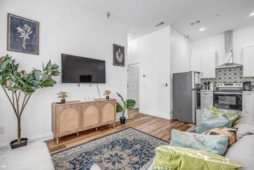 Newly refreshed 2 BR Apt for LoZ fans