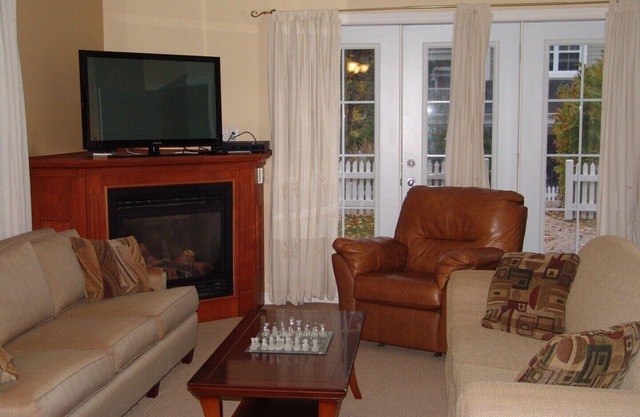 TARIFAS ESPECIALES !! - EXCELENTE VALOR ** 3 recámaras condominio frente a Mt BROMONT- RELAX y UNWIND