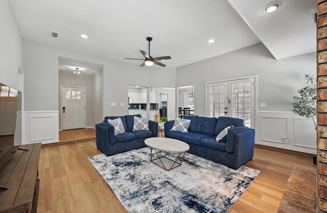 Newly Remodeled Texas Getaway w/ Private Pool - Relax in Style!