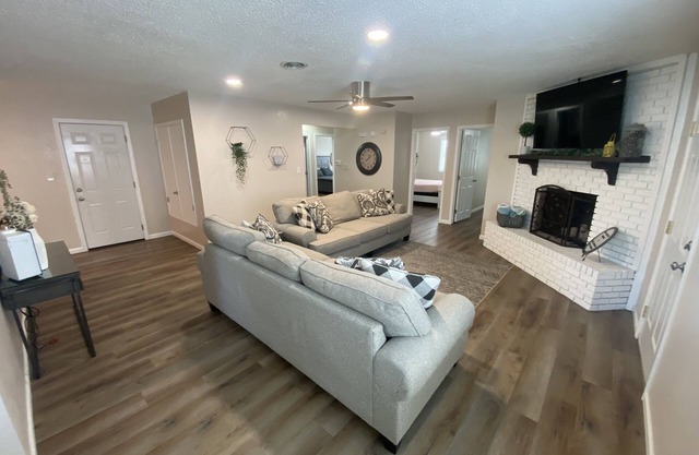 Newly renovated 3 bed/ 2 bath, central to the fun.