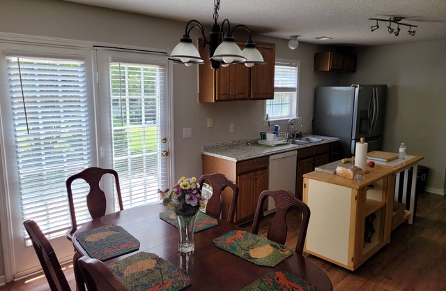 newly renovated 4 bedroom home, 6 miles from downtown Greenville!!