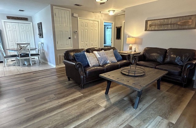 Newly Renovated Home close to Navarre Beach