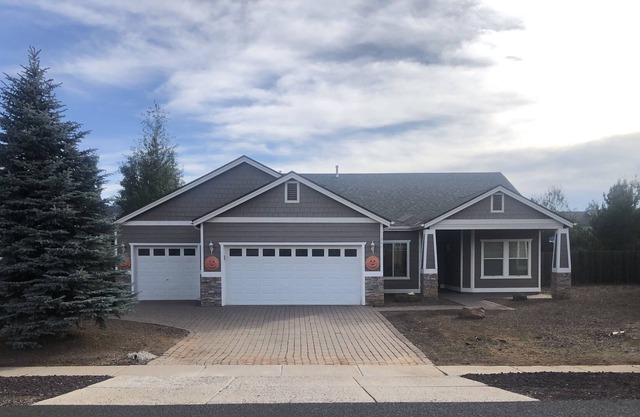 Casa recientemente renovada en The Pines ~ ¡La perfecta escapada familiar con comodidad!