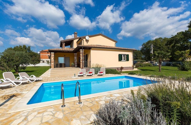 Pianta / Villa Pianta with Pool