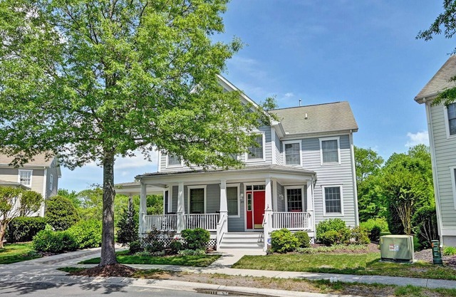 Comfortable 6 bedroom home located in the Bear Trap Dunes Community. Sleeps 20. Excellent Amenities! Stay between May 10 and September 20 and get a discount, only if you book in February!