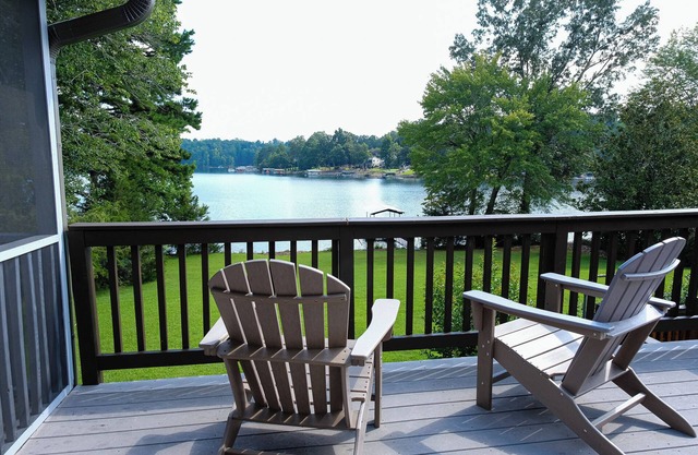 Newly Updated Lake Keowee Property, just 10 miles from Clemson University