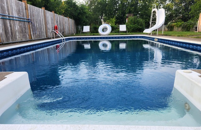 Niagara Farmhouse Cottage with Attic & Pool