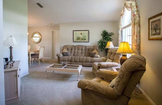 Nice 4 Bed Pool Home in Sunridge Woods