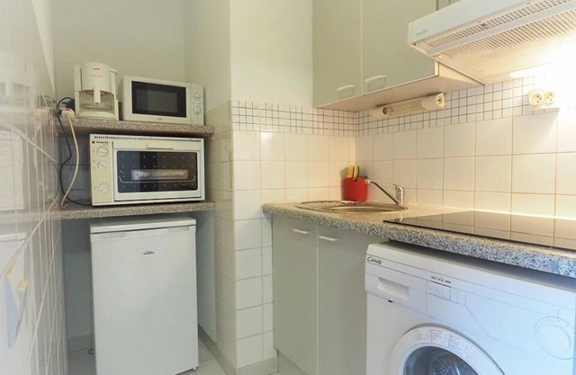 Nice 4 Sleeps Pool, Terrace, Parking !