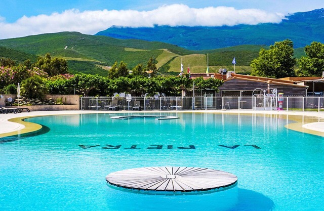 Bonito apartamento en villa con piscina, A/C, WIFI, TV, terraza, vista panorámica, aparcamiento