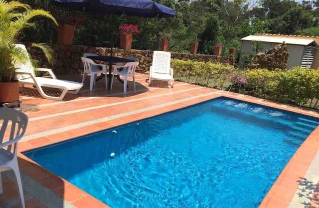 Lindo y amplio apartamento con vista a la piscina