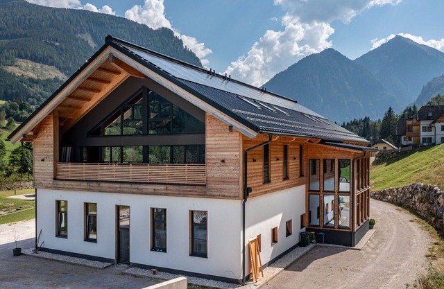 Acogedor apartamento para 4 personas con jacuzzi, WIFI, TV, patio y aparcamiento