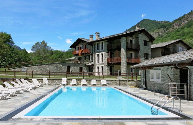 Hermoso apartamento para 4 personas con WIFI, piscina, TV, terraza y aparcamiento