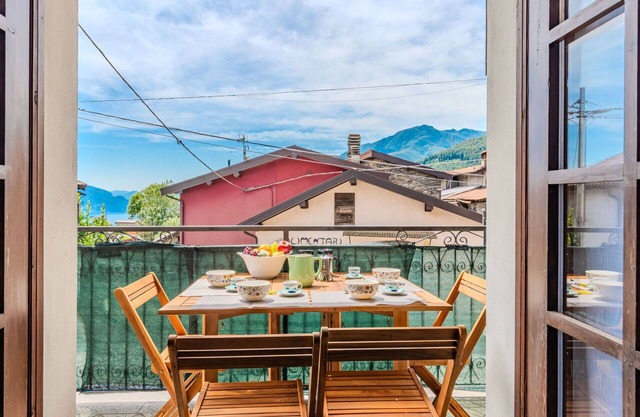 Nice apartment for 5 people with WIFI, TV, patio and pets allowed