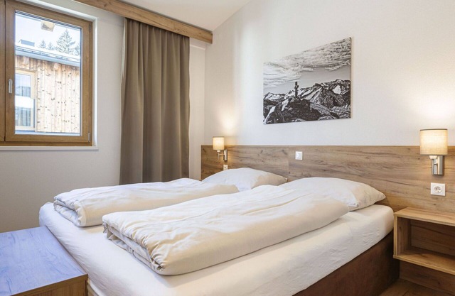 Bonito apartamento para 10 personas con WIFI, piscina, TV, terraza y aparcamiento
