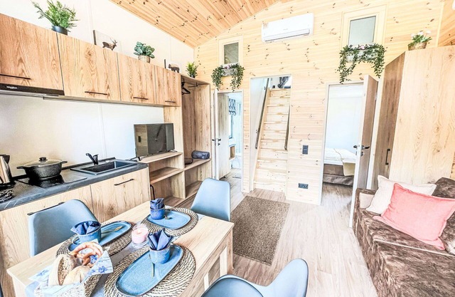 Hermoso apartamento en villa para 5 personas con A/C, TV, terraza y mascotas permitida