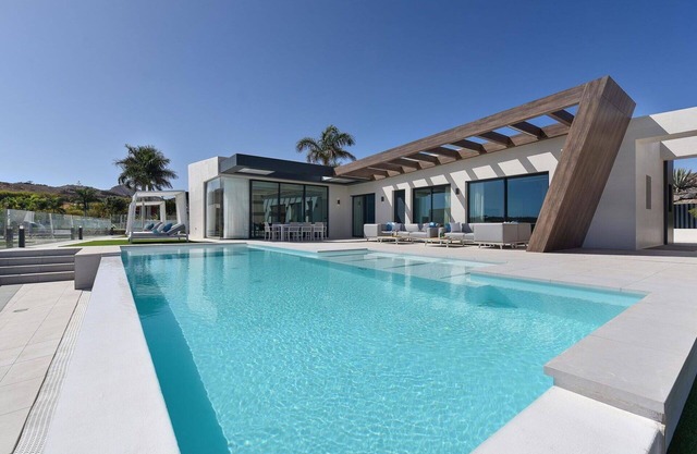 Apartamento en villa con piscina privada, A/C, WIFI, TV, terraza, mascotas permitida, aparcamiento