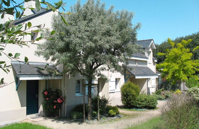 Hermoso apartamento en villa con WIFI, piscina, TV, terraza, mascotas permitida y aparcamiento