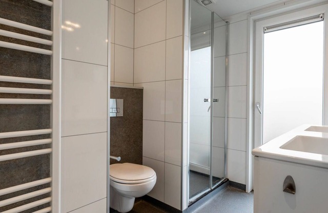 Acogedor apartamento en villa para 6 personas con A/C, piscina, WIFI, TV, terraza y aparcamiento