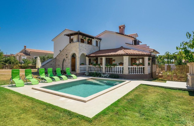 Impresionante casa en Barban con cocina
