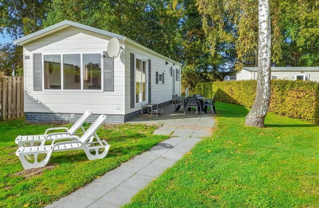 Nice Home In Heinkenszand With Wifi