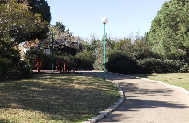 Agradable y soleado 3BR + Balcón, Fácil de llegar en coche, transporte / pública y ...