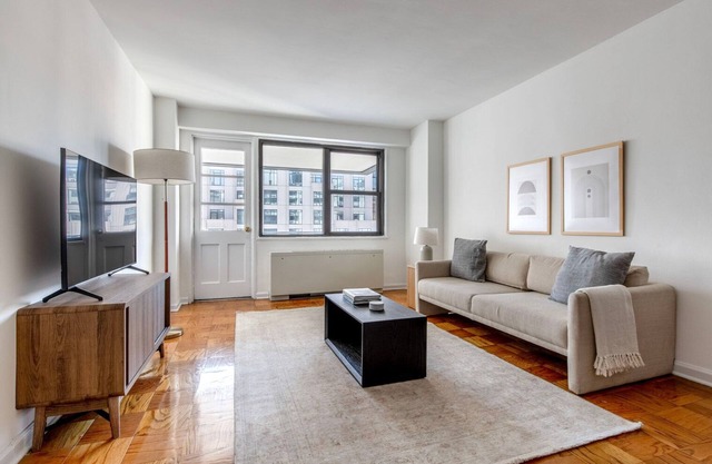 Nice UES 1BR w/ Gym & pool, by Blueground