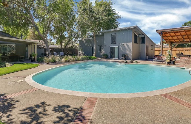 Casa de huéspedes muy bien remodelada en el corazón del barrio Hillcrest de Yuba City