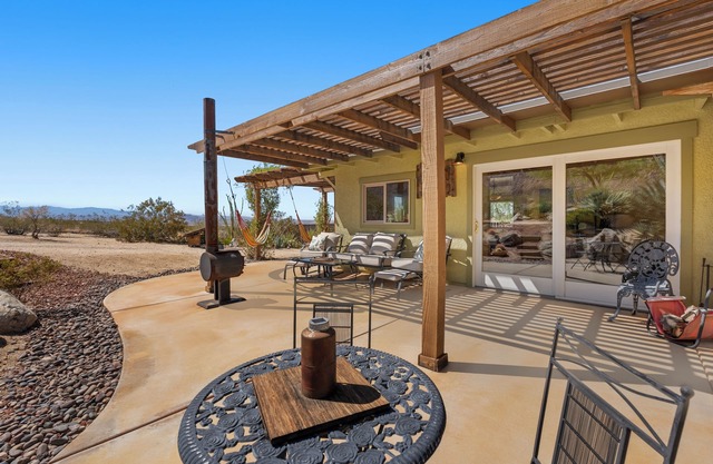 Desert Getaway ✫ Sleeps 6 ✫ 10 Acre privado ✫ DirecTV / WiFi ✫ Aire acondicionado