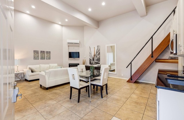 Nimitz & W Point Loma Blvd! Estudio individual con sofá cama doble y loft con reina