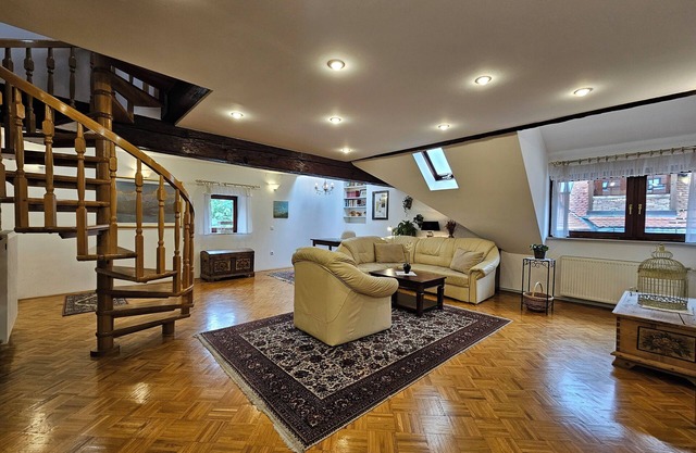 Nina Tour As / Old town 2BR Apartment Nina, aire acondicionado y WiFi gratis, terraza privada