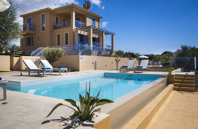 No1 Forget Me Not Villa with private pool in stunning location