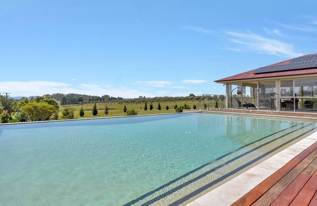 Noble Willow Estate - Hermosa piscina y cerca de bodegas