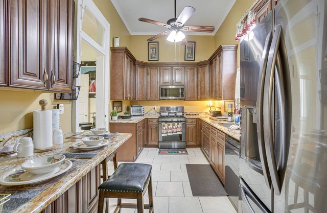 NOLA Home w/ Front Porch ~ 1 Mi to French Quarter!