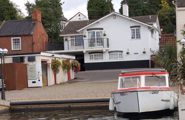 Norfolk Broads Self Catering Holiday Home en el corazón de Horning.