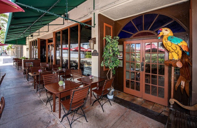 Norman's Hotel and Dining