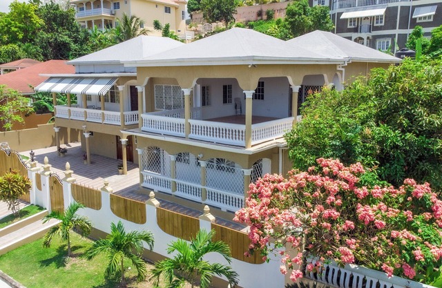 North Ritz Villa - Second Floor - 3 Bedroom Apartment