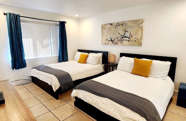 Oasis at Hollywood - Sleeps 8 - Unit 5