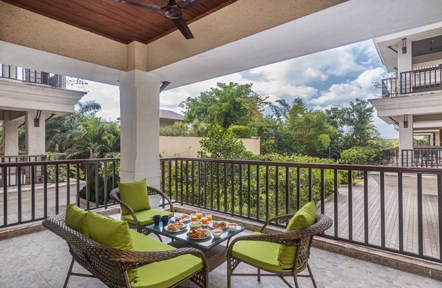 Oasis Suites Dunes 102 by Deshco Holidays