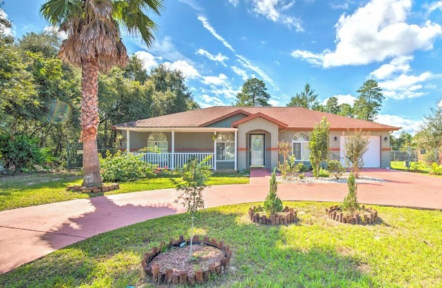 Ocala Getaway w/ Pool + Dog-Friendly Stay