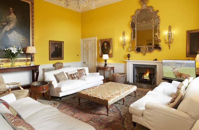 Ocupando un ala de una impresionante casa georgiana de Palladio está el ala este.