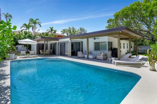 Ocean Breeze Villa - 3 BDR Pool
