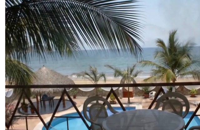 Ocean Front 1 King bed apartment in delightful La Peñita de Jaltemba with pool