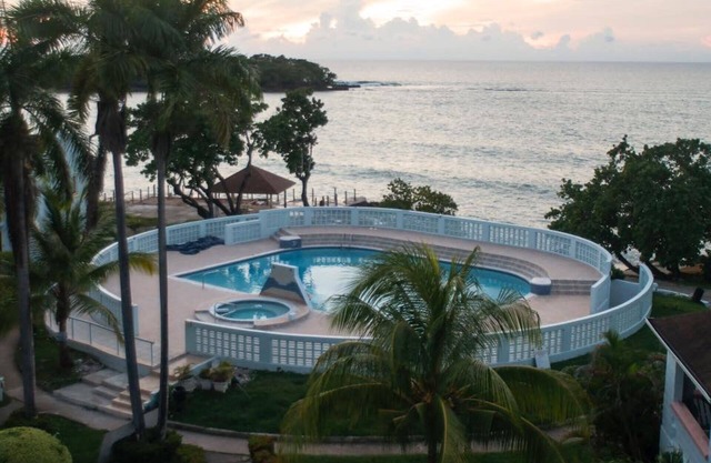 Belleza frente al mar en 2 plantas en The Point