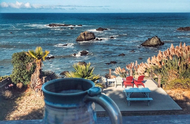 Cabaña frente al mar con magníficas vistas de aguas bravas