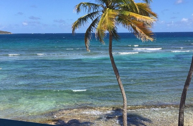 Frente al mar pintoresco St. Thomas 2Br / 2Ba Condo en la playa de Bolongo